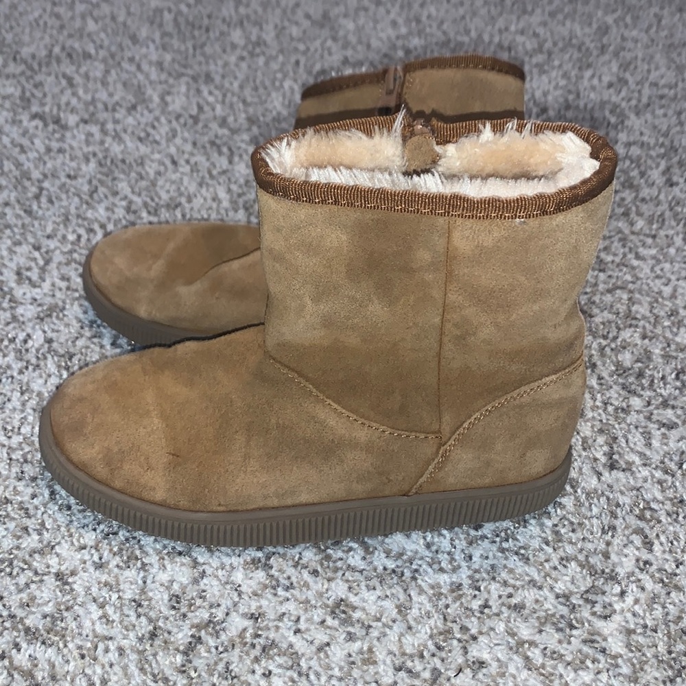 Brown fuzzy boots